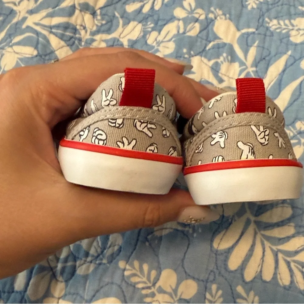 Baby Gap Disney Mickey Mouse Kids Sneakers Gray and Black Size 5 US